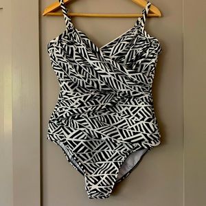 EUC slimming suit with underwire cups